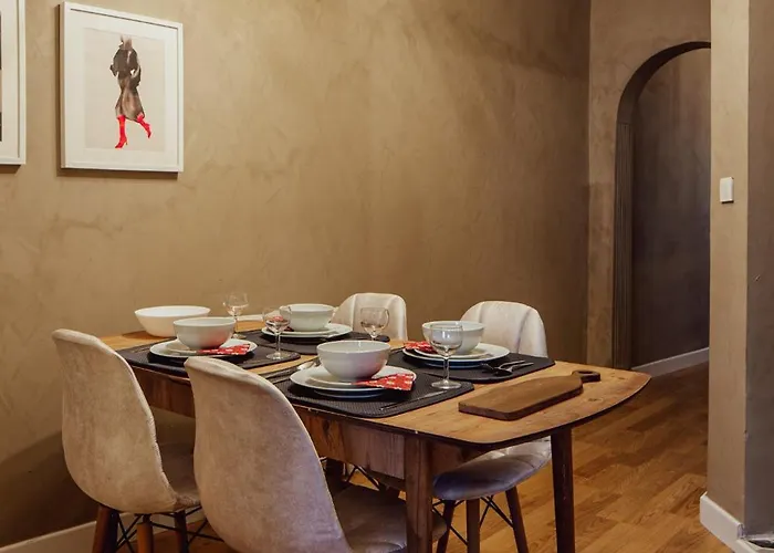 Ξενοδοχείο με διαμερίσματα Raya